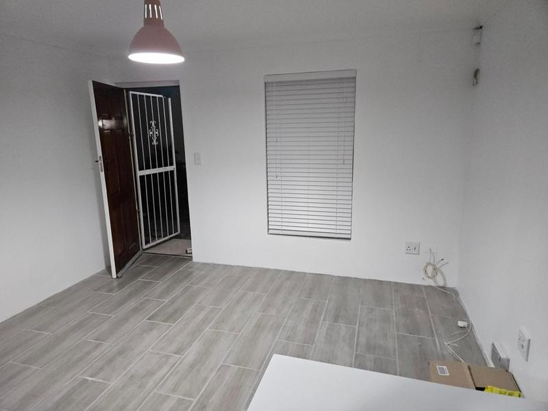 To Let 2 Bedroom Property for Rent in Richwood Western Cape
